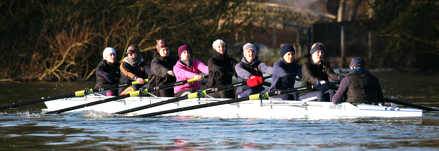 eight rowing in cold weather