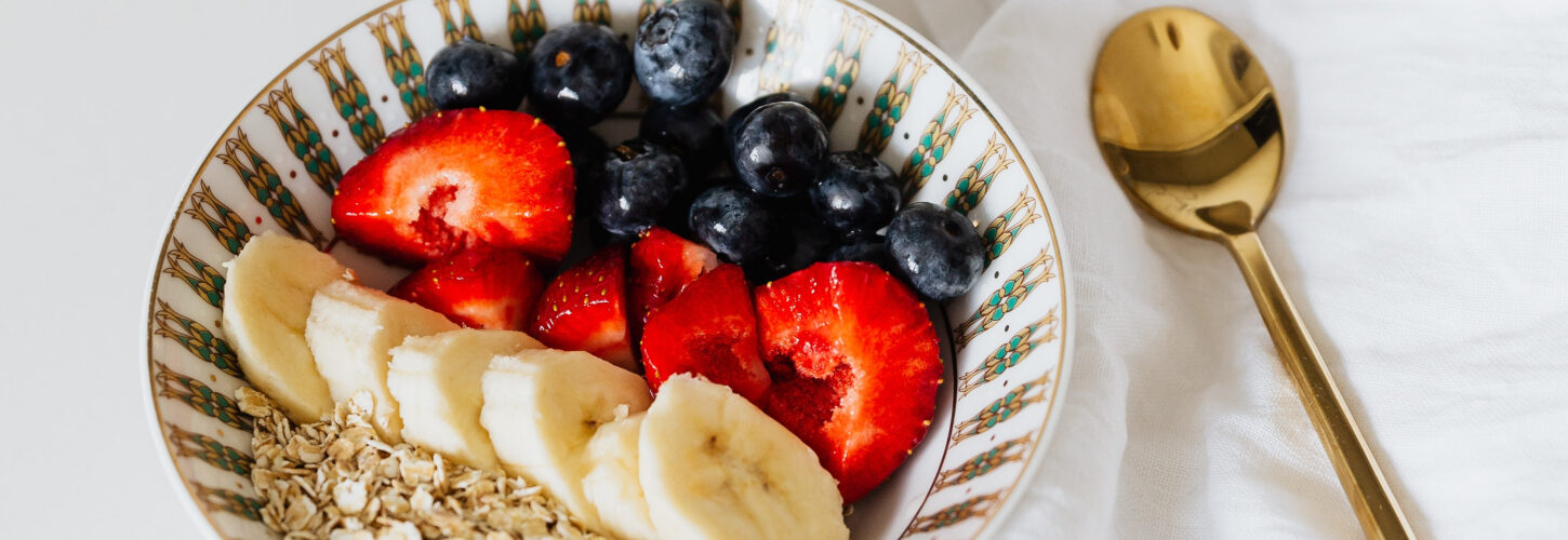 banana, strawberry, blueberries and oats
