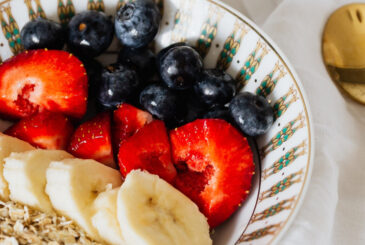 banana, strawberry, blueberries and oats