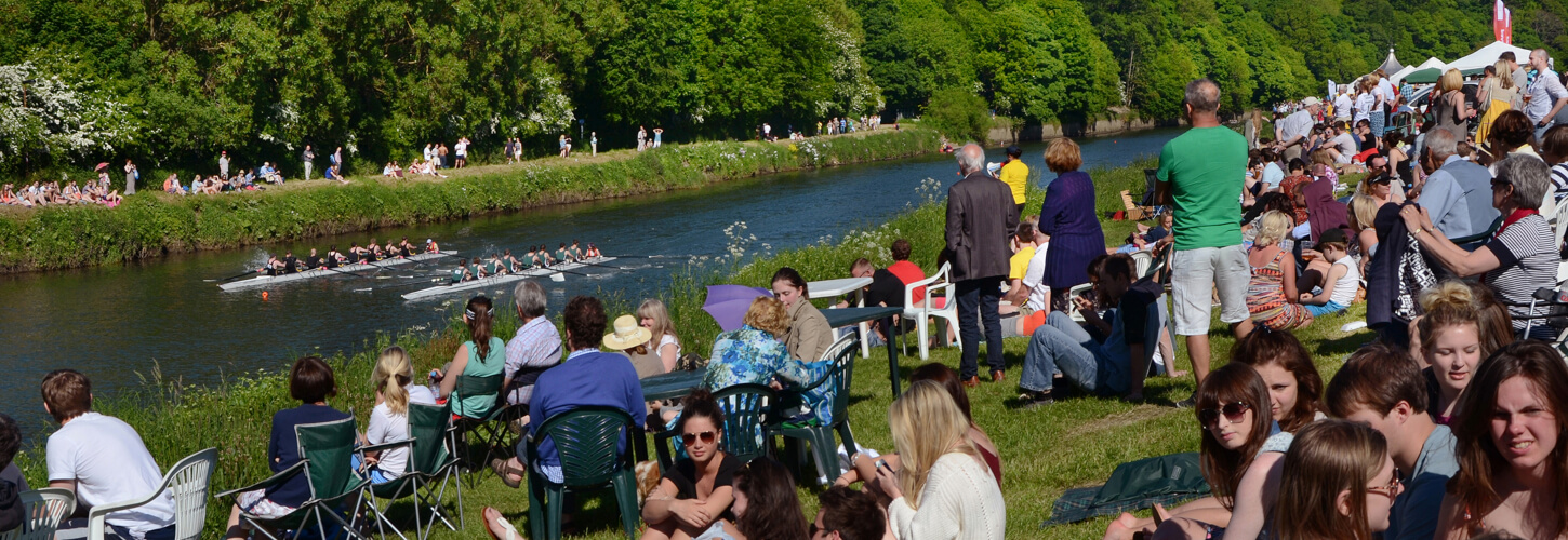 crowds watching two eights racing