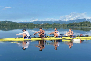 W4- on glassy flat lake