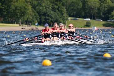quad rowing in a tail wind