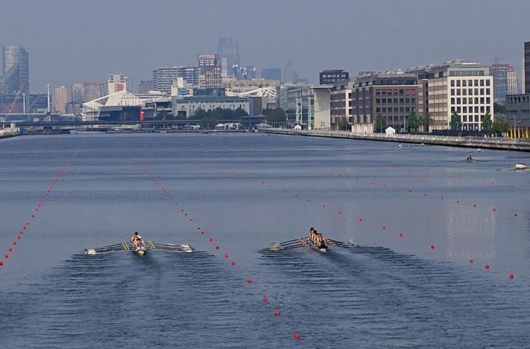 A multi-lane race at Poplar Regatta